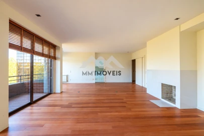 Apartamento T3 para Arrendamento em Aldoar, Foz do Douro e Nevogilde