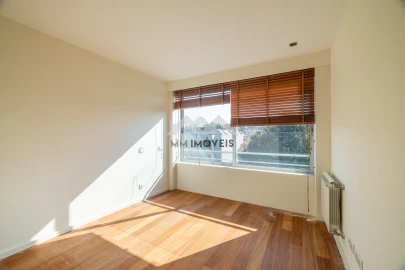 Apartamento T3 para Arrendamento em Aldoar, Foz do Douro e Nevogilde