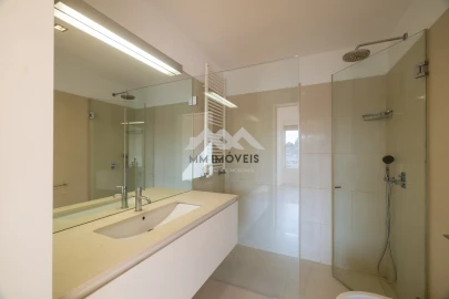 Apartamento T3 para Arrendamento em Aldoar, Foz do Douro e Nevogilde
