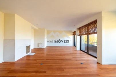 Apartamento T3 para Arrendamento em Aldoar, Foz do Douro e Nevogilde