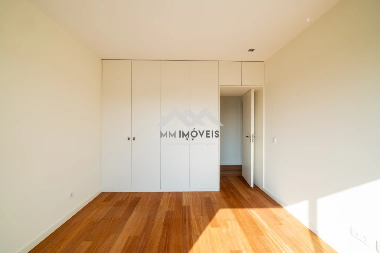 Apartamento T3 para Arrendamento em Aldoar, Foz do Douro e Nevogilde Foto 27