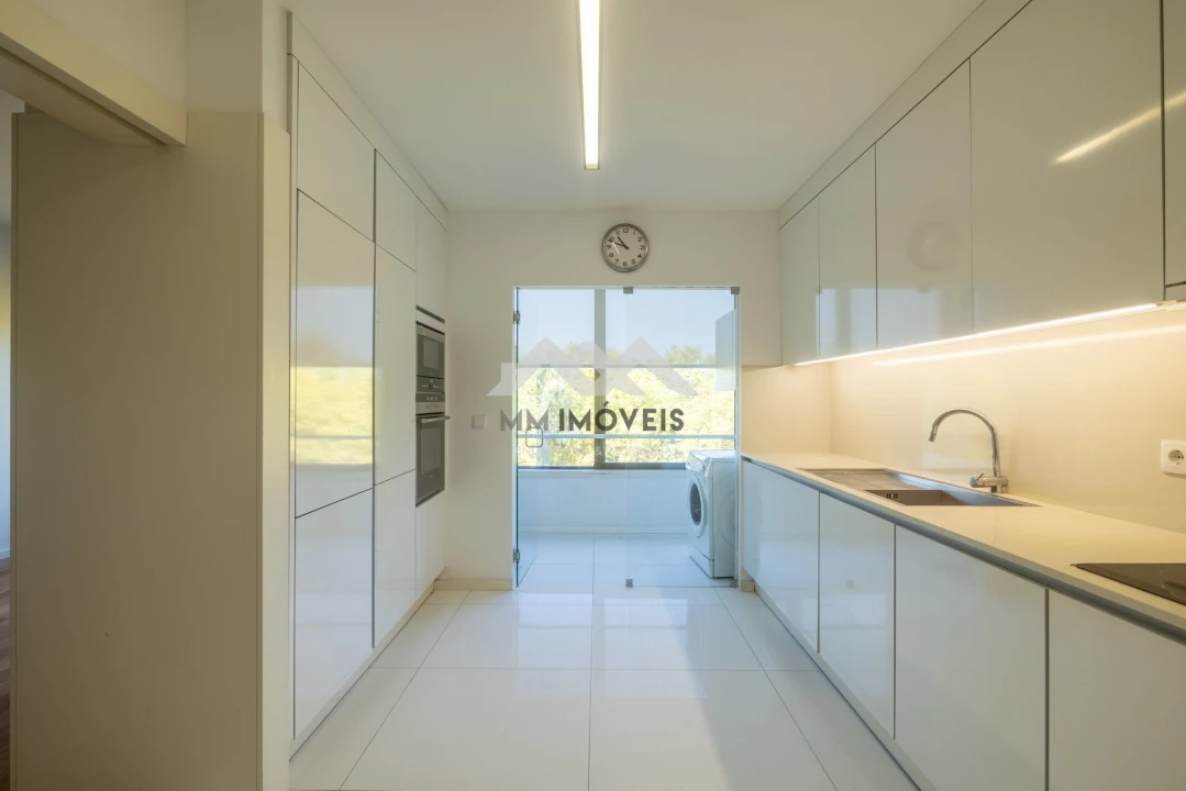 Apartamento T3 para Arrendamento em Aldoar, Foz do Douro e Nevogilde Foto 15