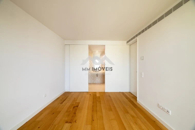 Apartamento T2 para Arrendamento em Bonfim Foto 10