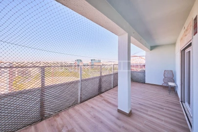 Apartamento T3 para Arrendamento em São Domingos de Benfica