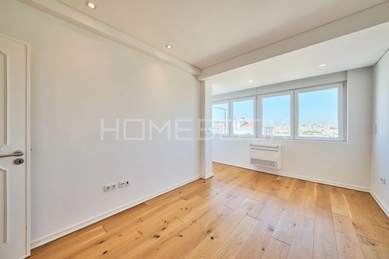 Apartamento T3 para Arrendamento em São Domingos de Benfica Foto 19