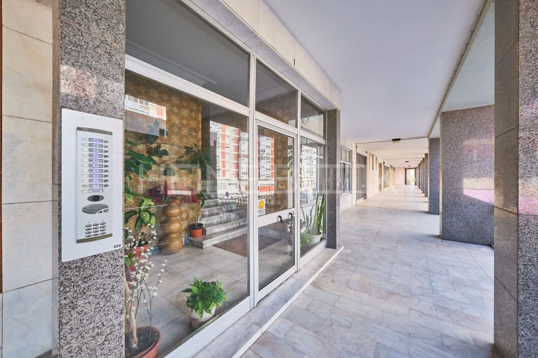 Apartamento T3 para Arrendamento em São Domingos de Benfica Foto 24