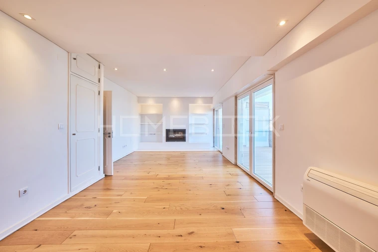 Apartamento T3 para Arrendamento em São Domingos de Benfica Foto 6