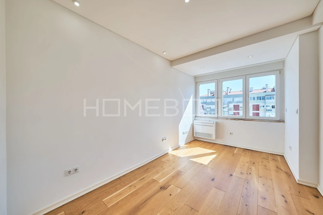 Apartamento T3 para Arrendamento em São Domingos de Benfica Foto 14