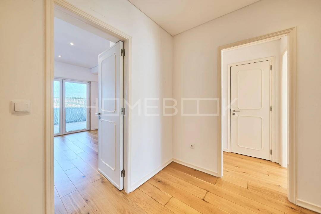 Apartamento T3 para Arrendamento em São Domingos de Benfica Foto 1