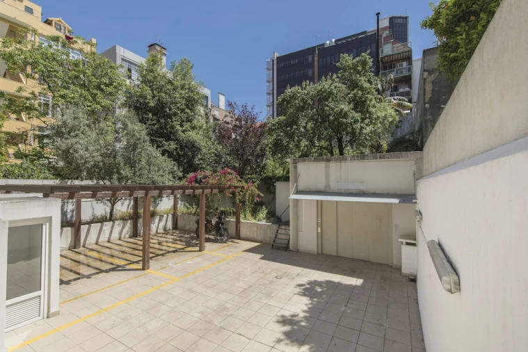 Apartamento T1 para Arrendamento em Avenidas Novas Foto 29