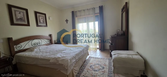 Moradia T4 para Venda em Albufeira e Olhos de Água