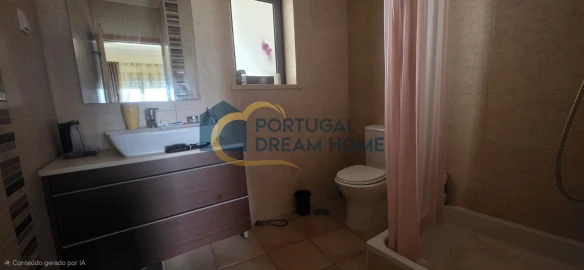 Moradia T4 para Venda em Albufeira e Olhos de Água