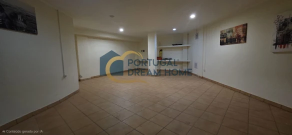 Moradia T4 para Venda em Albufeira e Olhos de Água