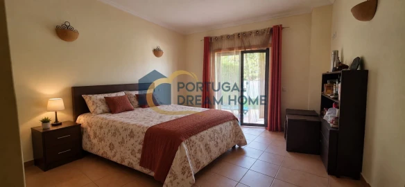 Moradia T4 para Venda em Albufeira e Olhos de Água
