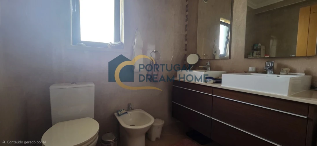 Moradia T4 para Venda em Albufeira e Olhos de Água Foto 16