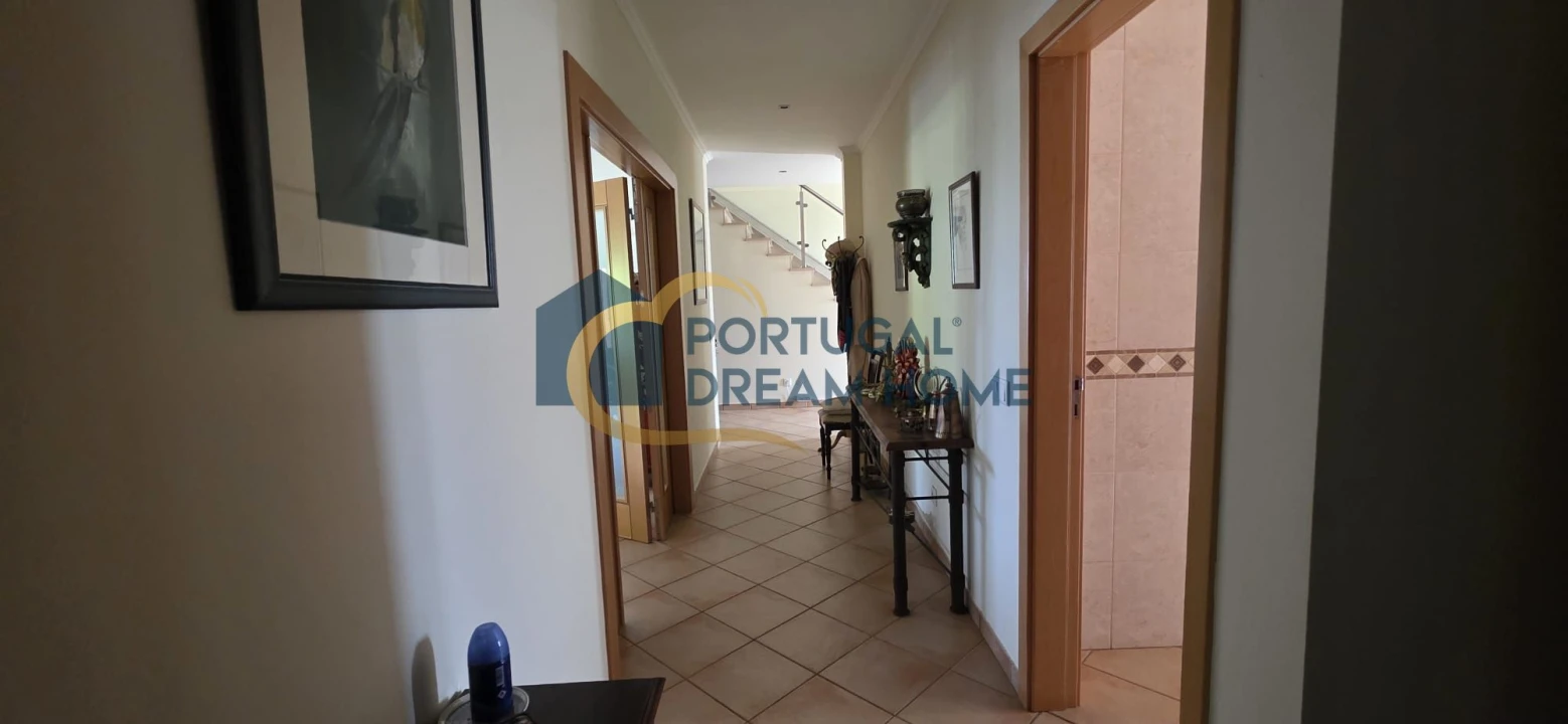 Moradia T4 para Venda em Albufeira e Olhos de Água Foto 13