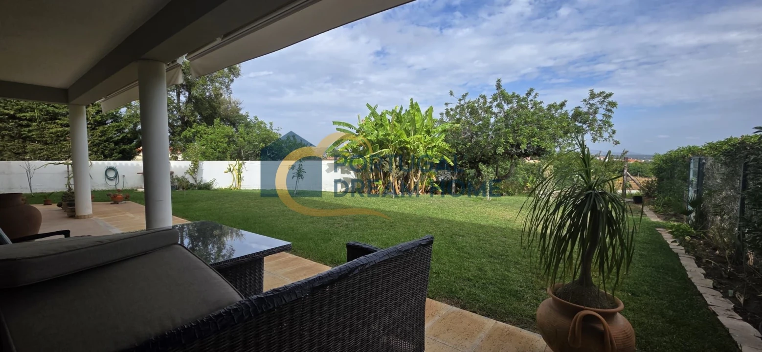 Moradia T4 para Venda em Albufeira e Olhos de Água Foto 9
