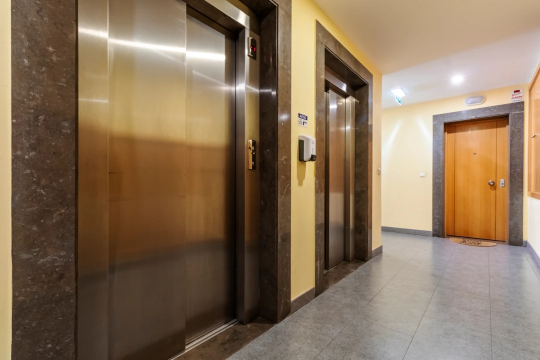 Apartamento T3 para Venda em Santo António dos Cavaleiros e Frielas Foto 3