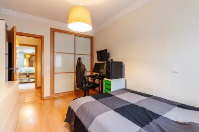 Apartamento T3 para Venda em Santo António dos Cavaleiros e Frielas