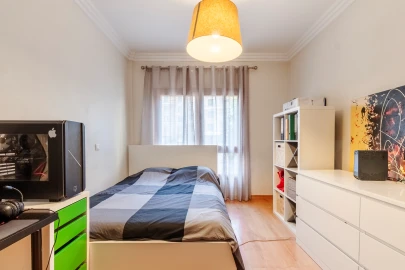 Apartamento T3 para Venda em Santo António dos Cavaleiros e Frielas