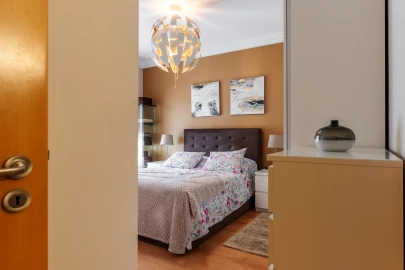 Apartamento T3 para Venda em Santo António dos Cavaleiros e Frielas