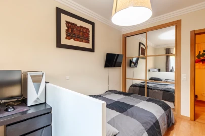 Apartamento T3 para Venda em Santo António dos Cavaleiros e Frielas