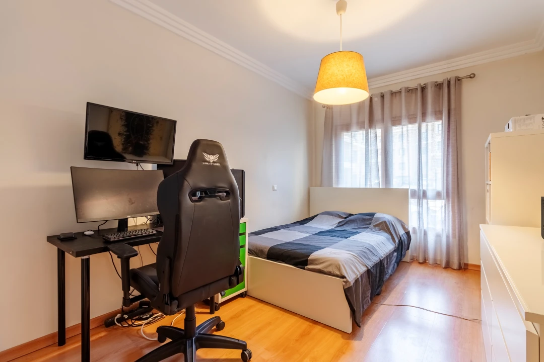 Apartamento T3 para Venda em Santo António dos Cavaleiros e Frielas Foto 23