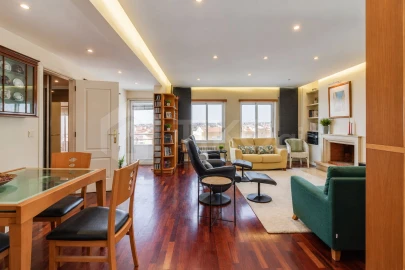 Apartamento T4 para Venda em Corroios