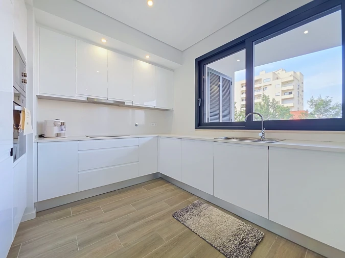 Apartamento T2 para Venda em Portimão Foto 6