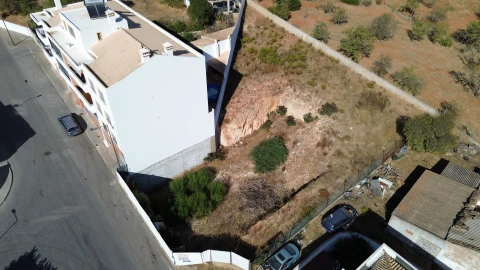 Terreno para Venda em Estômbar e Parchal