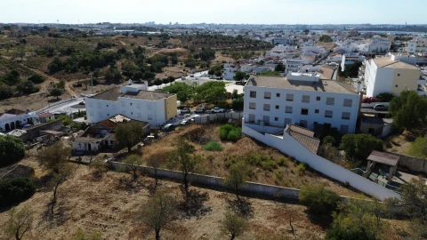Terreno para Venda em Estômbar e Parchal