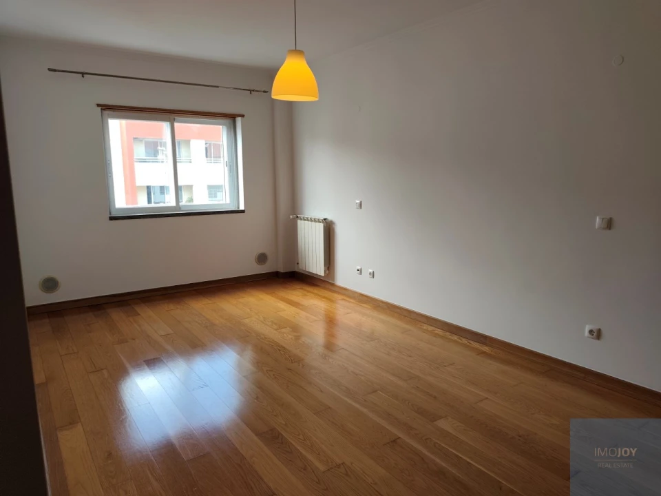 Apartamento T2 para Arrendamento em São Domingos de Rana Foto 16