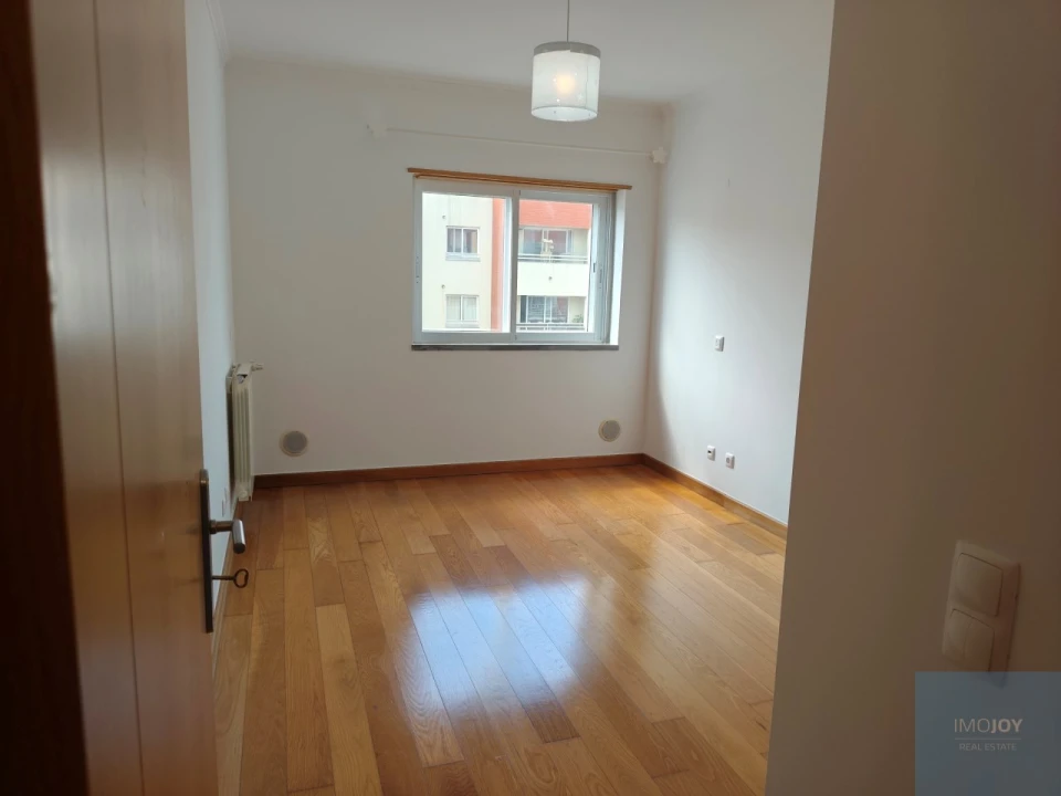Apartamento T2 para Arrendamento em São Domingos de Rana Foto 21