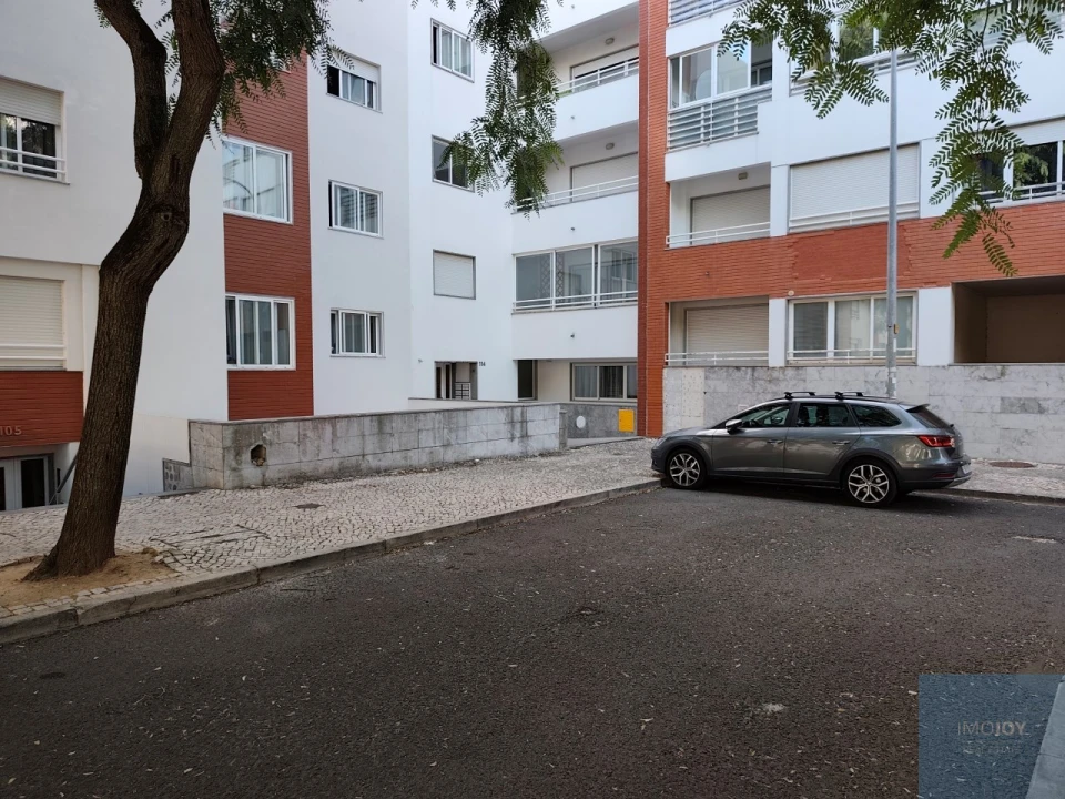 Apartamento T2 para Arrendamento em São Domingos de Rana Foto 30