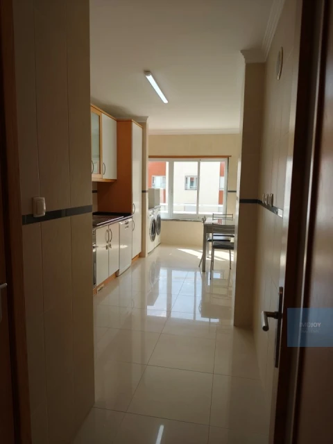 Apartamento T2 para Arrendamento em São Domingos de Rana