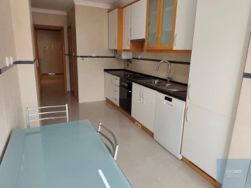 Apartamento T2 para Arrendamento em São Domingos de Rana