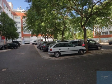Apartamento T2 para Arrendamento em São Domingos de Rana