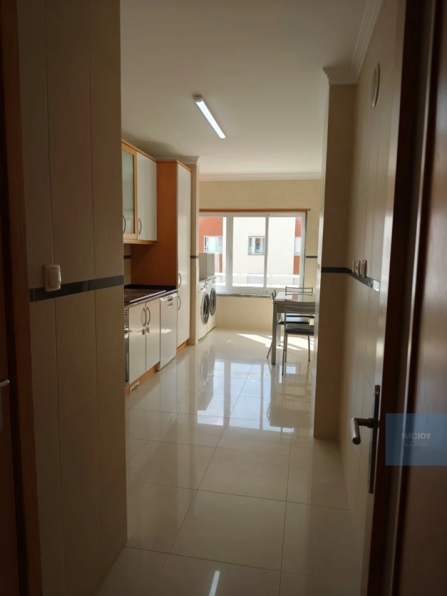 Apartamento T2 para Arrendamento em São Domingos de Rana Foto 7