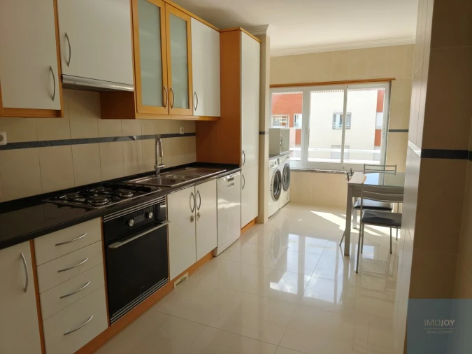 Apartamento T2 para Arrendamento em São Domingos de Rana Foto 8