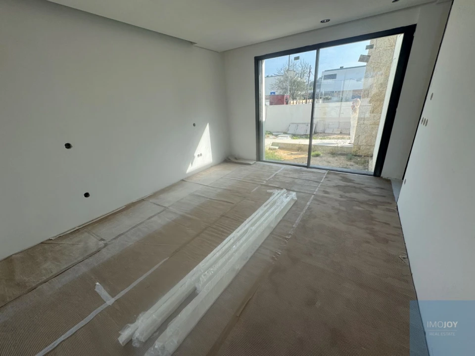 Moradia T3 para Venda em São Felix da Marinha Foto 15