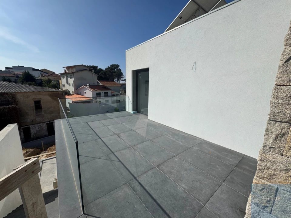 Moradia T3 para Venda em São Felix da Marinha Foto 24