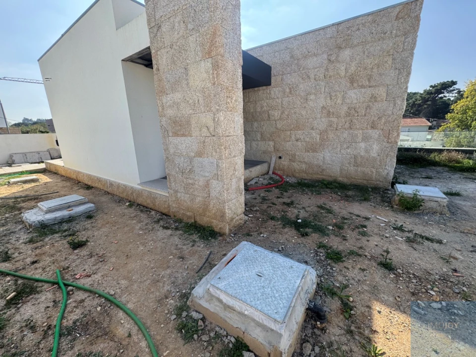 Moradia T3 para Venda em São Felix da Marinha Foto 27