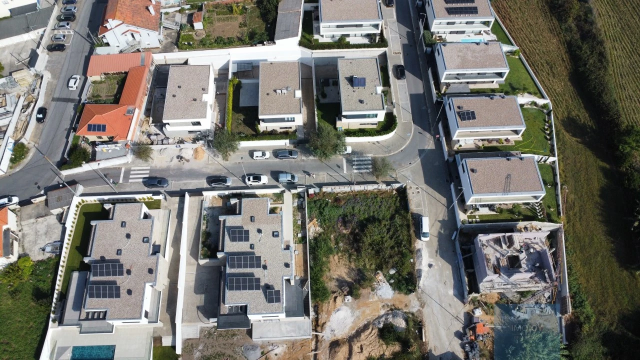 Moradia T3 para Venda em São Felix da Marinha Foto 29
