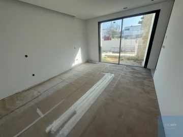 Moradia T3 para Venda em São Felix da Marinha