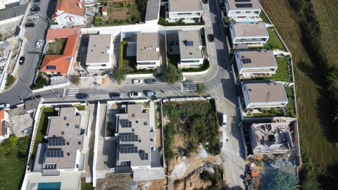 Moradia T3 para Venda em São Felix da Marinha