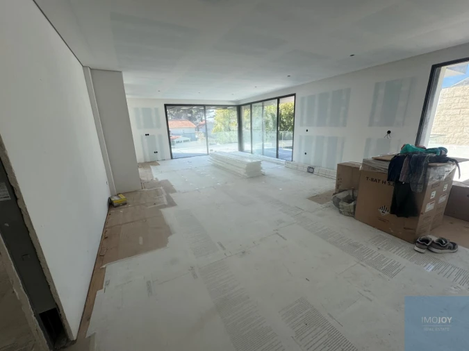 Moradia T3 para Venda em São Felix da Marinha Foto 3