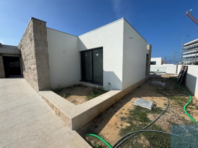 Moradia T3 para Venda em São Felix da Marinha Foto 26