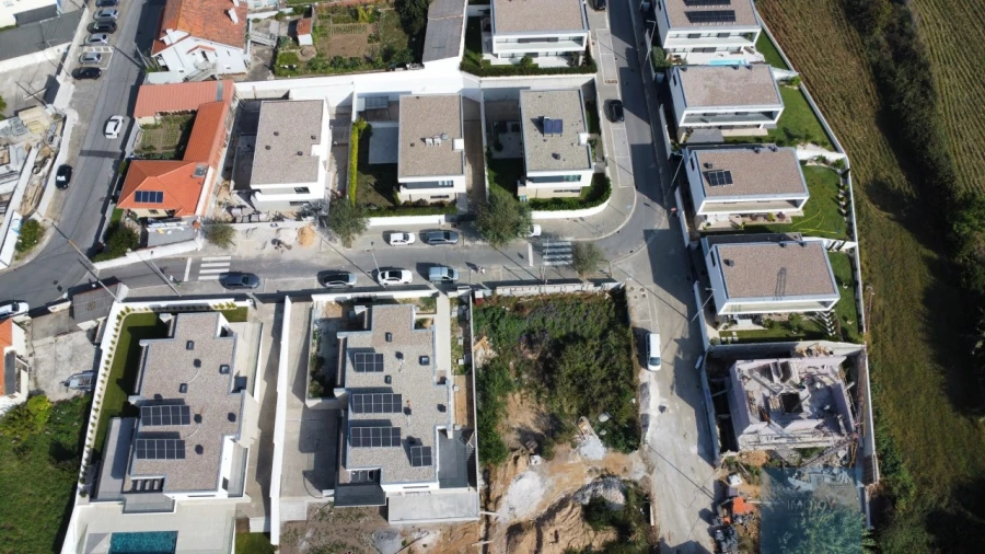 Moradia T3 para Venda em São Felix da Marinha Foto 29
