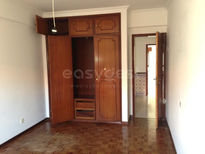 Apartamento T2 para Venda em Algueirão-Mem Martins Foto 4