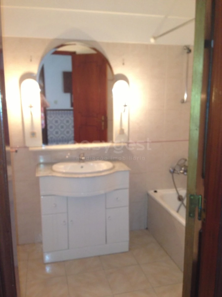 Apartamento T2 para Venda em Algueirão-Mem Martins Foto 7